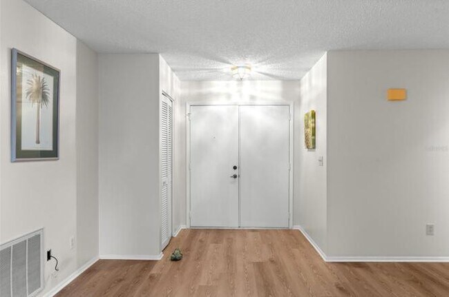 Photo - 1218 Gillespie Dr N