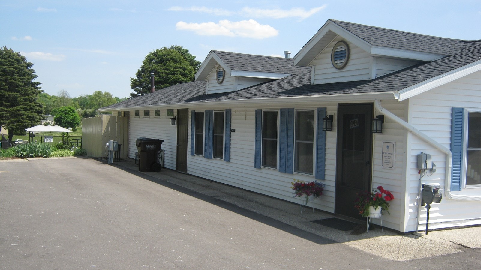 Yankee Springs Meadows - Yankee Springs Meadows Apartments