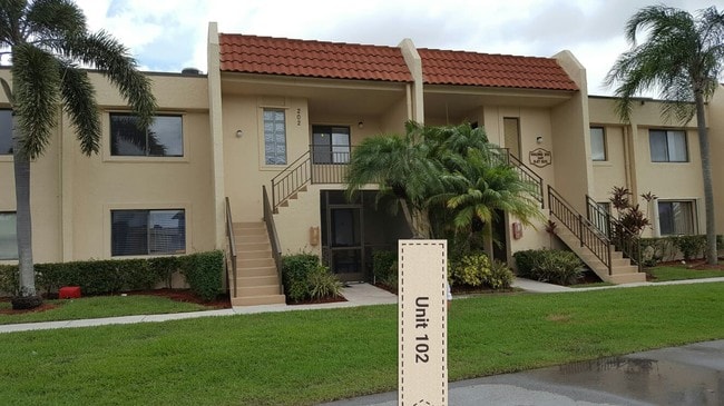 Open Space between sidewalk and main street - 16491 Blatt Blvd Unit 102