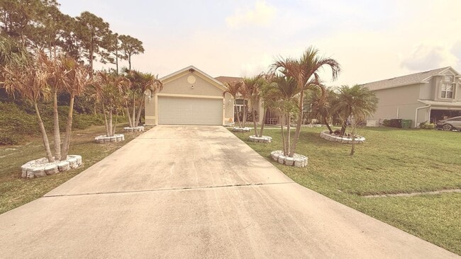 1613 SW Whipple Ave