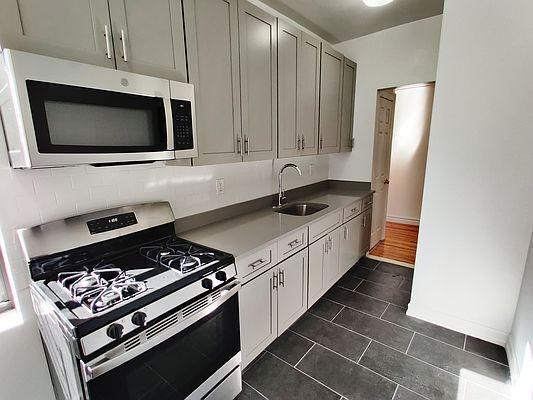 Building Photo - 1 bedroom in BRONX NY 10472 Unit 2G Rental