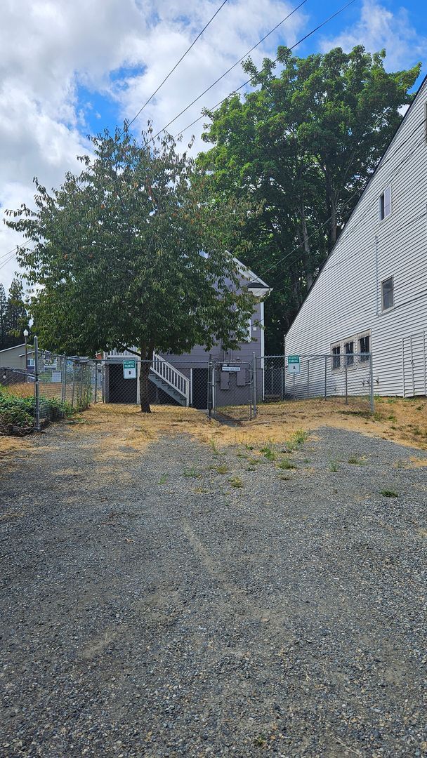 Photo - Super cute Duplex in Heart of Tacoma (Lower Unit)