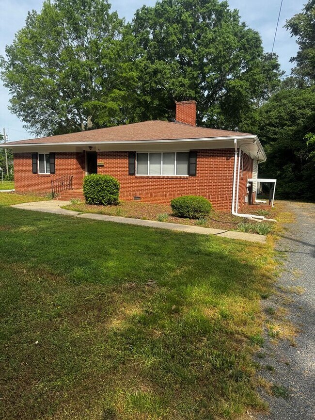 Photo - 61 Winecoff Ave NE