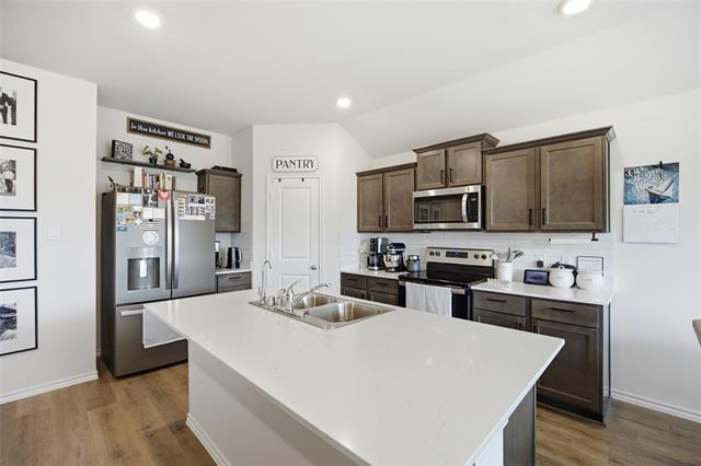 Photo - 304 Red Strm Wy