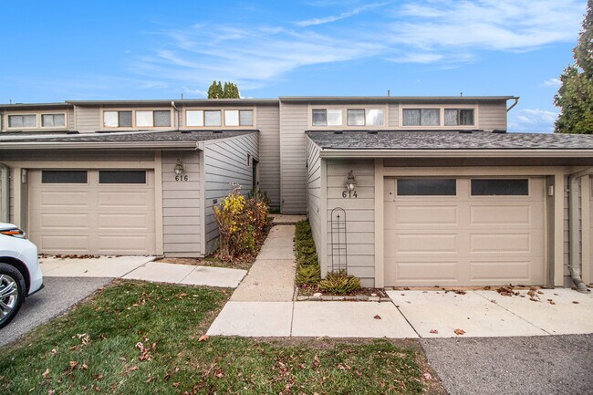 Photo - 614 Peninsula Ct