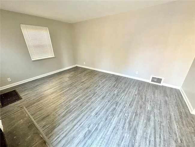 Photo - 2714 Holmes Ave