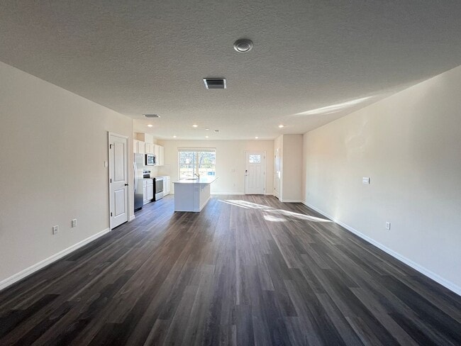 Photo - Perfect townhouse -  available now!