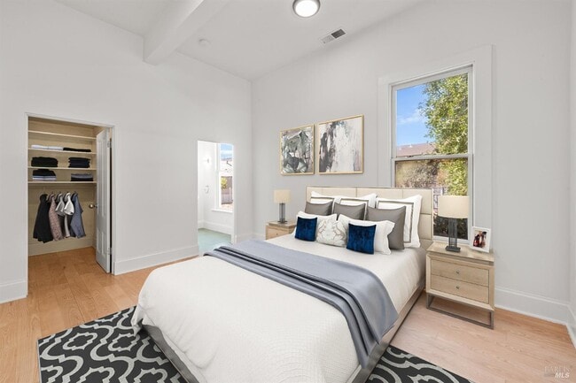 Building Photo - 1533 Allyn Ave