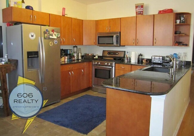 Photo - 220 W Scott St Unit 1