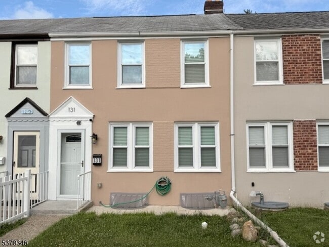 Building Photo - 131 Baker St Rental