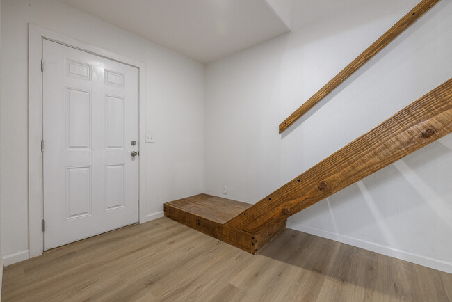 Photo - 214 Kimble St Unit B