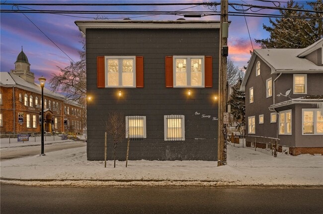Photo - 127 Carter St