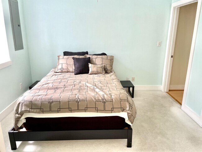 Photo - 235 N Main St