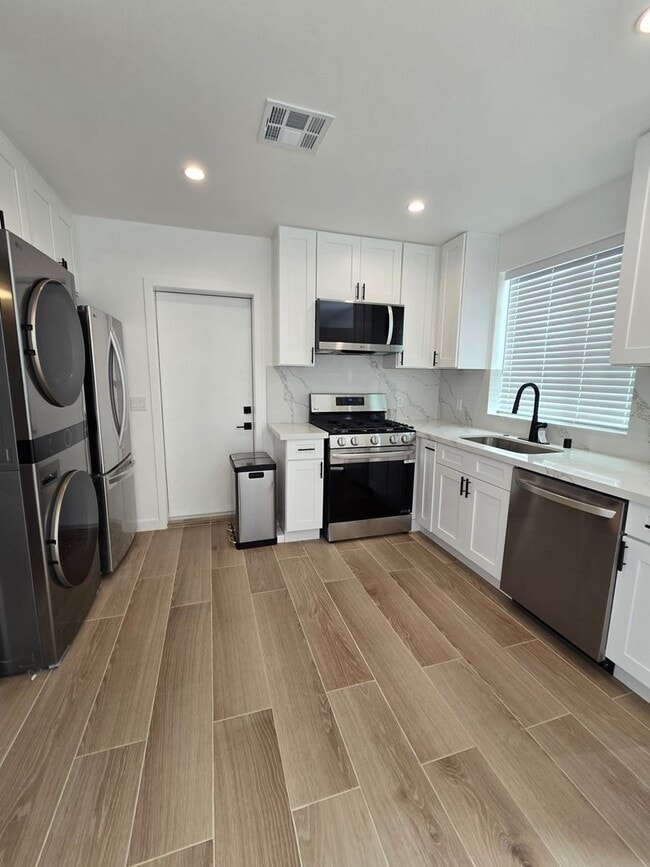 Building Photo - 1bd/1ba near Laguna Lake Rental