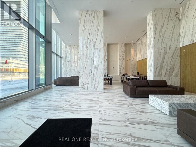 Photo - 448 Burnhamthorpe Rd W Unité 910