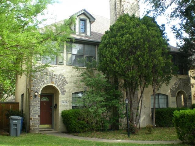 Building Photo - 6023 Oram St