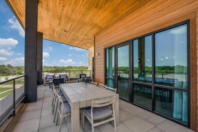 Photo - 311 Watson Br Ln Unidad c7