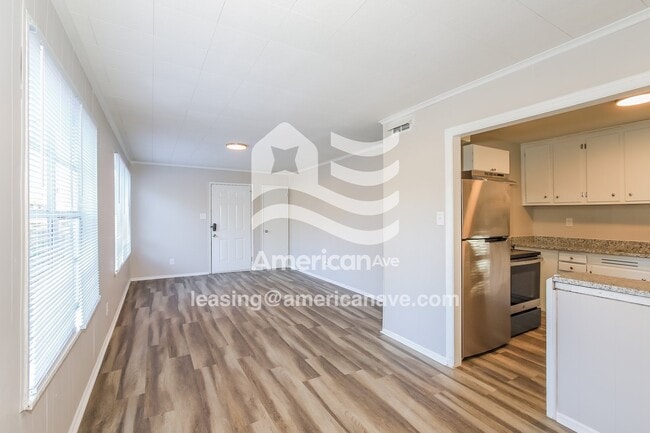 Photo - 1112 Alderman St NE