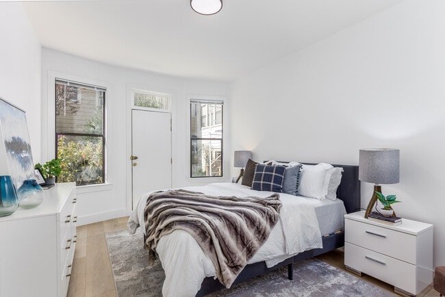 Photo - 1456 Castro St Unit 3