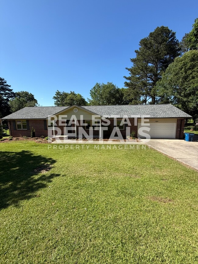 Photo - 120 S Hawk Dr House