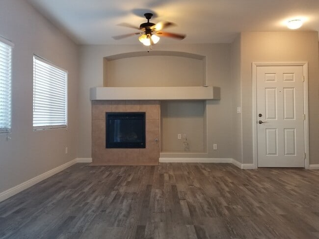 Photo - ~~Beautiful Mountains Edge Townhome!  3 Bed, 2.5 Bath ~ New! New! New!