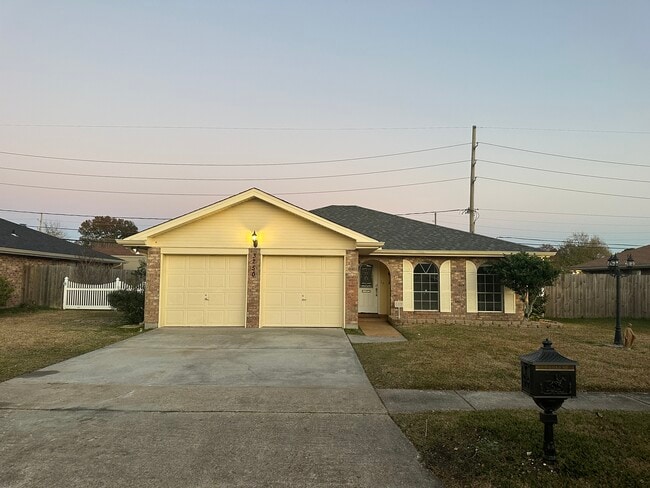 Building Photo - 3250 E Lafourche Ct