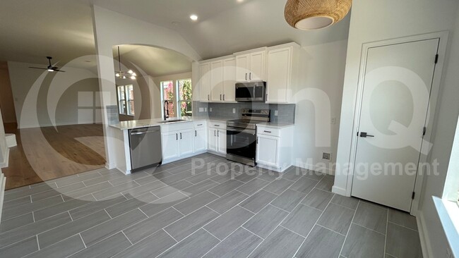Photo - 1028 Aviary Dr