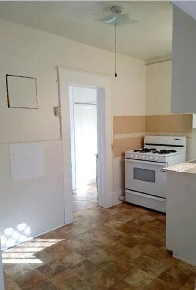 2028 Court St Unit 2028 Court 3
