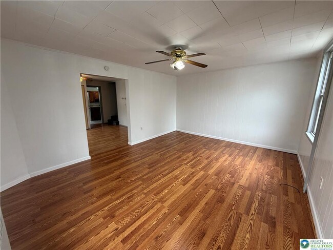 Photo - 27 W Allen St