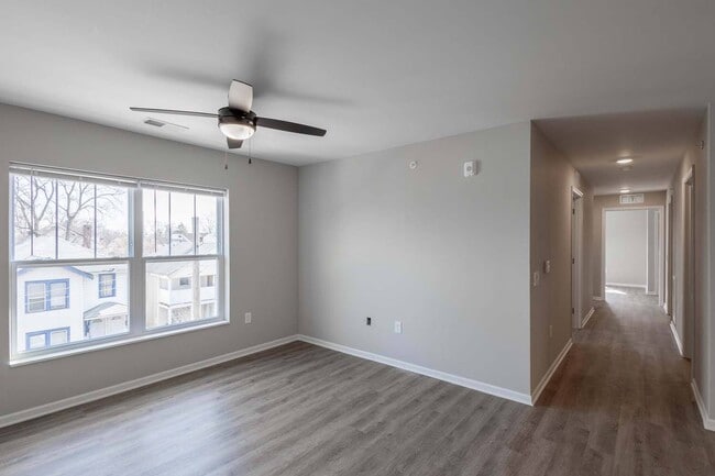 Photo - Starling Yard