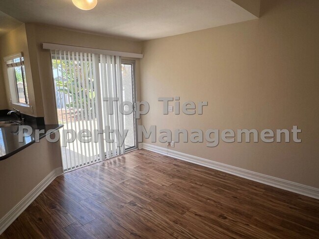 Photo - 663 Cedar St