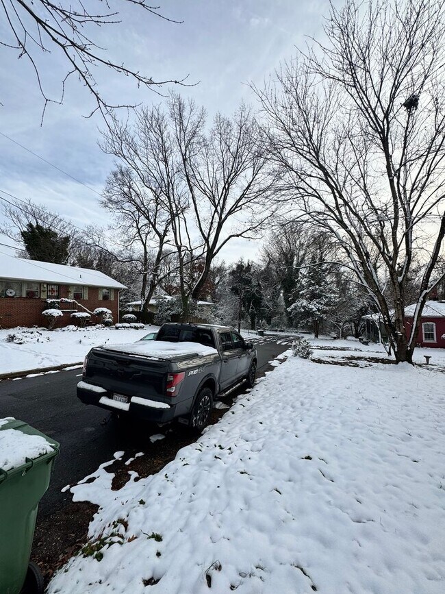 Photo - 3 bed 1.5 bath house near Church Hill