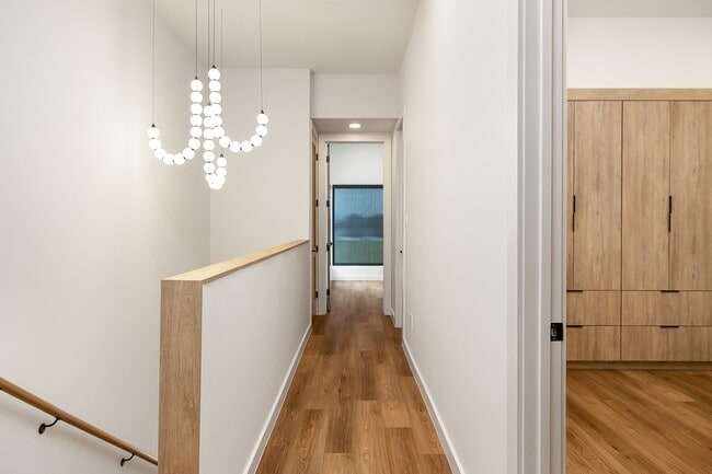 Photo - Carey Estates 705