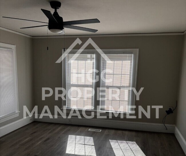 Photo - 216 N 5th Ave