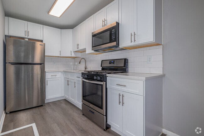2BR, 1BA - 950SF