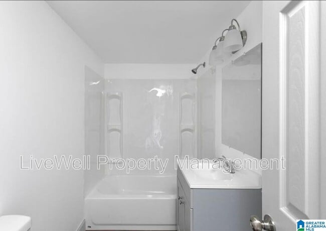 Photo - 2608 20th Ave N
