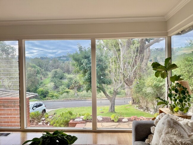 Living room view - 2729 Palos Verdes Dr N