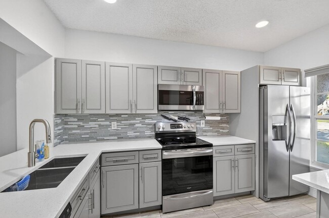 Photo - 5015 Palmbrooke Cir