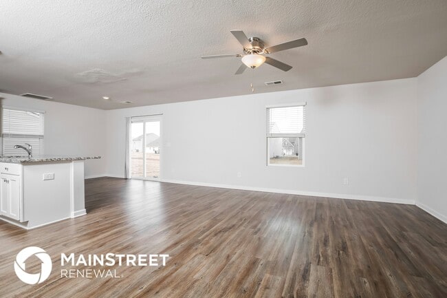 Photo - 545 Flannel Way