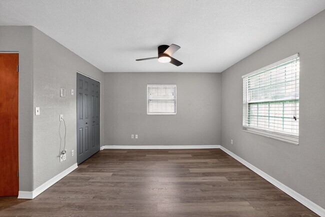 Photo - 516 3rd Ave NE