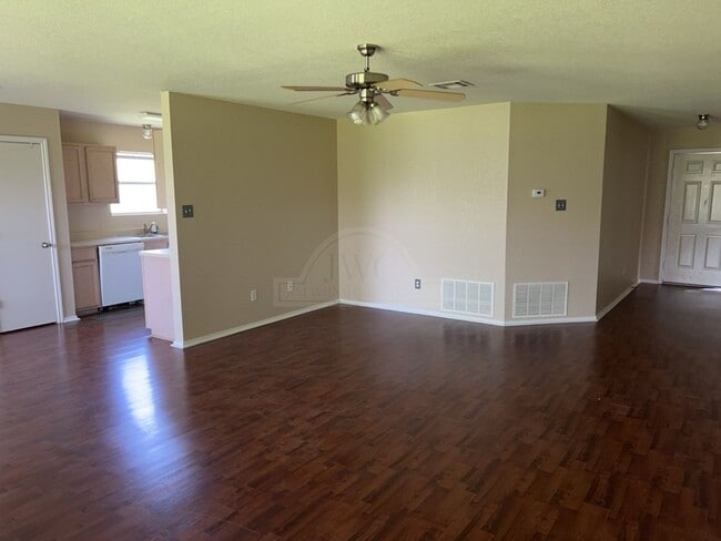 Photo - 3308 Lakecrest Dr