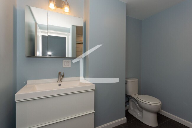 Photo - Nicely renovated 3 bed right next to Kenmo...