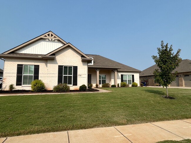 Building Photo - 136 Rosemary Ayers Dr Rental
