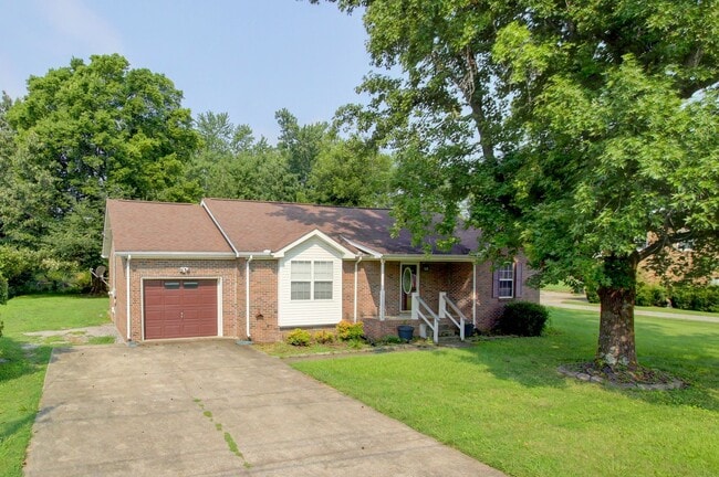 Building Photo - 2104 Pea Ridge Rd