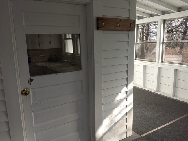 Entrance - 38 Snow Rd