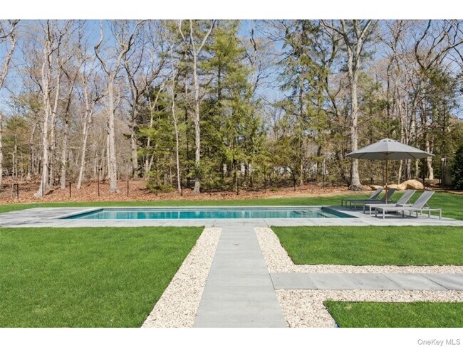 Photo - 135 Pembroke Dr