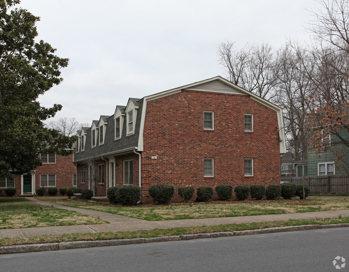 Photo - Chestnut Court