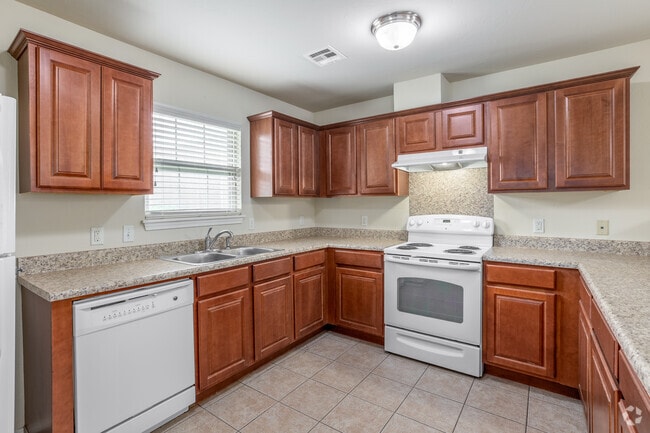 1BR, 1BA - 784SF - Kitchen - Red Cedar Village