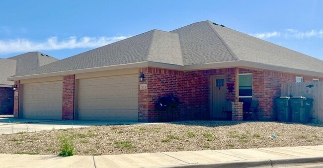 Building Photo - 5611 Jarvis St Unit B