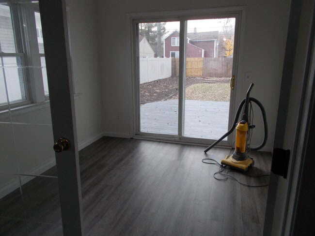 Photo - 3341 Buckingham Ave